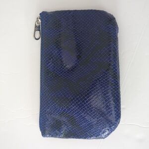Ann Taylor Exotic Embossed Zip Close Pouch Clutch Reptile Skin Blue Black
